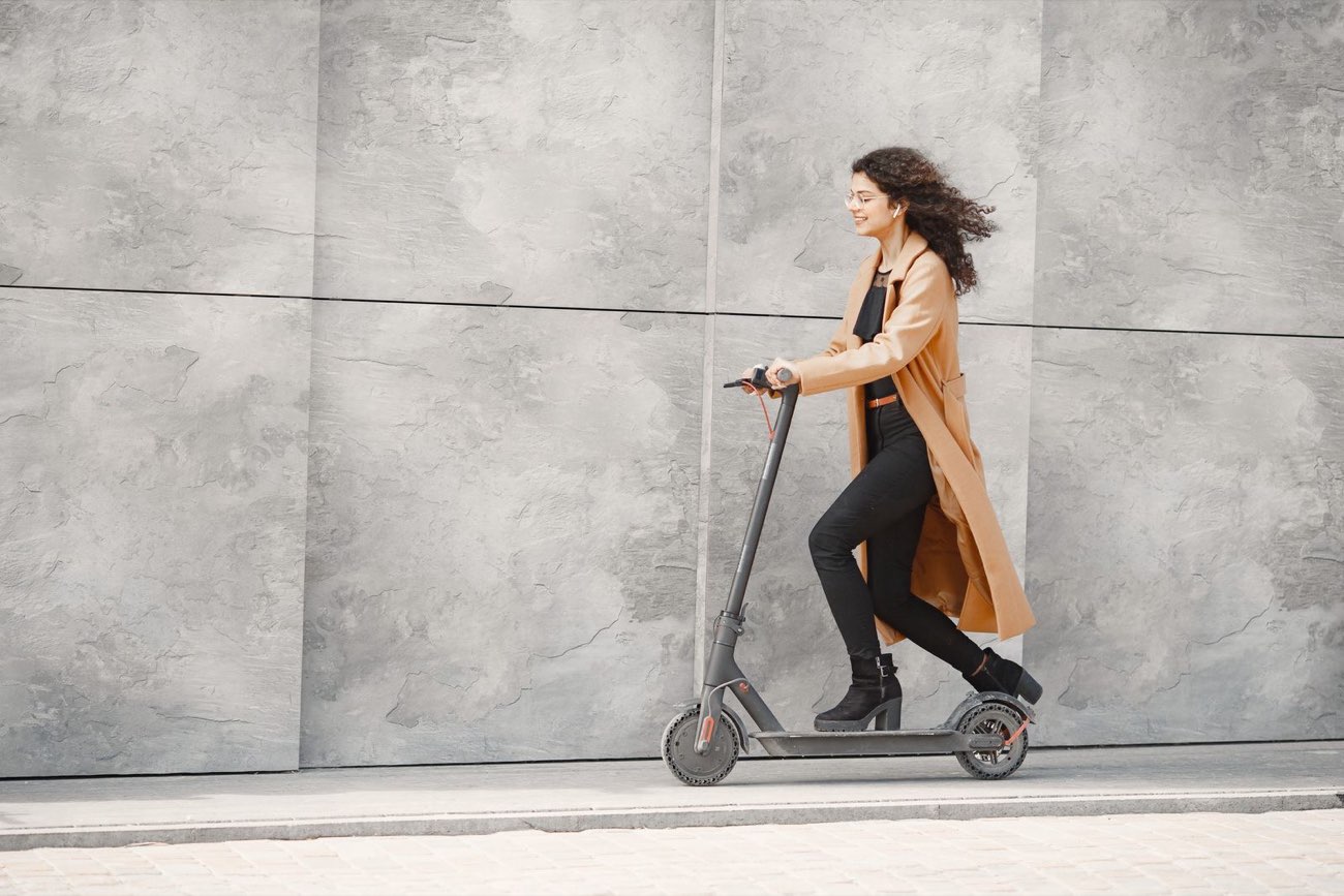 Đi làm bằng scooter điện